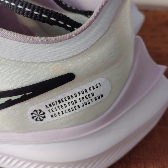Nike "Zoom Gravity" Pistachio Frost/Lilac Running/Casual Shoes. Size 8. Excel. - Picture 3 of 10